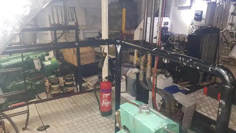 سفينة نقل بضائع بالمركبات (Ro-Ro) للبيع