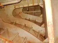 قوارب العمل للبيع