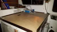 قوارب العمل للبيع
