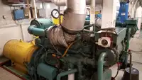 زورق السحب للبيع