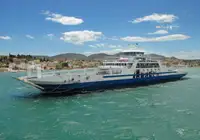 سفينة العبارة للبيع