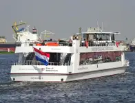 سفينة سياحية للبيع