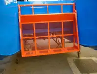 قارب مزدوج الهيكل للبيع