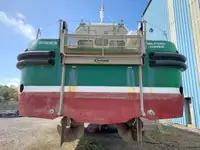 قارب طيار للبيع