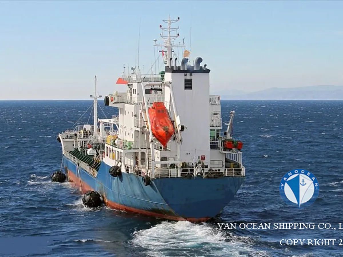 ناقلة نفط / مواد كيميائية للبيع