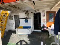 قوارب العمل للبيع