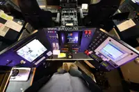 قارب مزدوج الهيكل للبيع