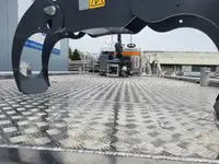 قارب مزدوج الهيكل للبيع
