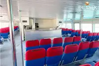 قارب مزدوج الهيكل للبيع