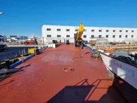 قوارب العمل للبيع