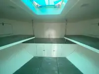 قارب طاقم للبيع