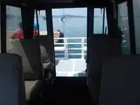 قارب طاقم للبيع