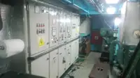 قوارب العمل للبيع