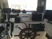 قوارب العمل للبيع