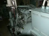 قارب مزدوج الهيكل للبيع