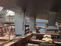 قوارب العمل للبيع