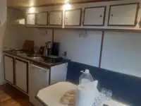 سفينة حاويات للبيع