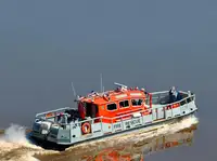زوارق العمل للبيع