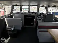 قارب طاقم للبيع