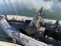 قارب مطاطي صلب للبيع
