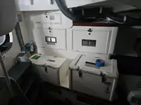 قارب نجاة للبيع