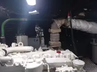 قوارب العمل للبيع