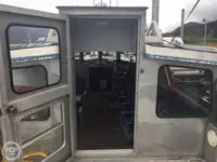 قارب طاقم للبيع