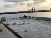 عائم للبيع