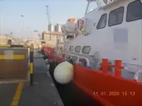 قارب طاقم للبيع