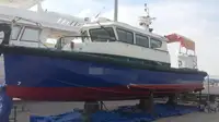 قارب طاقم للبيع