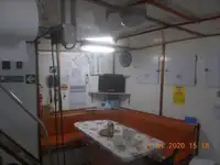قارب طاقم للبيع