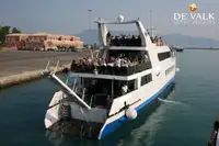 سفينة العبارة للبيع