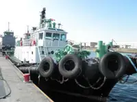 زورق السحب للبيع