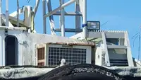 قارب طاقم للبيع