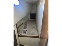 قوارب العمل للبيع