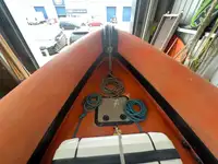 قوارب العمل للبيع