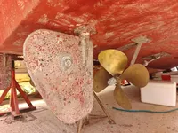 قوارب العمل للبيع