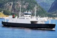 سفينة العبارة للبيع
