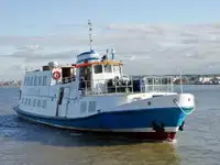 سفينة سياحية للبيع