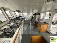 قوارب العمل للبيع