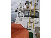 قارب طاقم للبيع