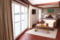 سفينة سياحية للبيع
