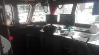 قوارب العمل للبيع