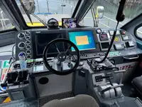 قارب طاقم للبيع