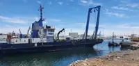 قوارب العمل للبيع