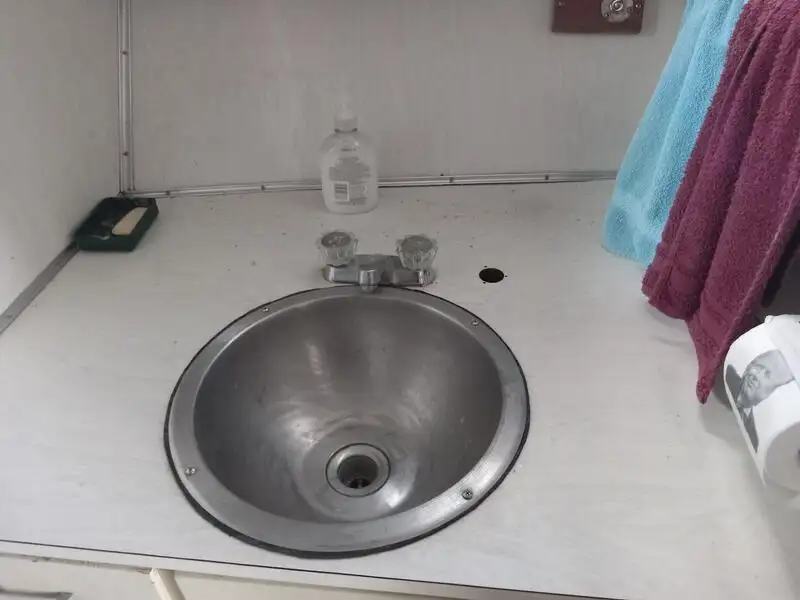 قارب طاقم للبيع