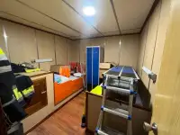 قوارب العمل للبيع