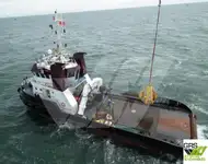 زوارق العمل للبيع
