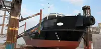 قوارب العمل للبيع
