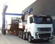 قوارب العمل للبيع